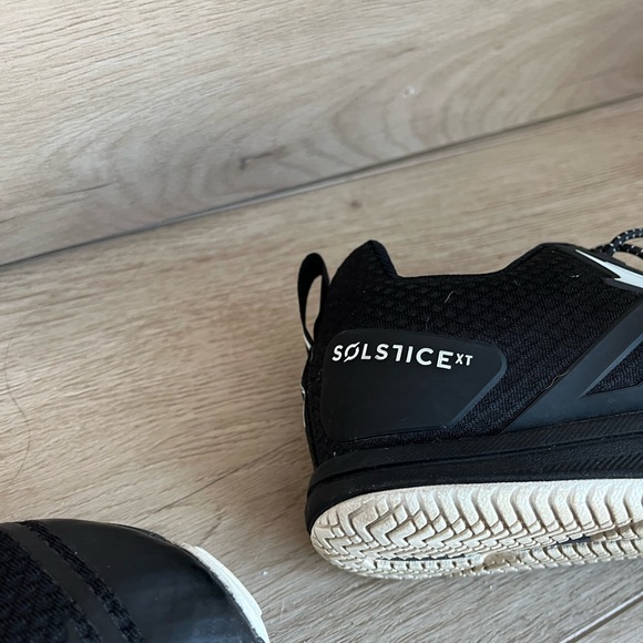 Altra Solstice running shoes. - Picture 5 of 6